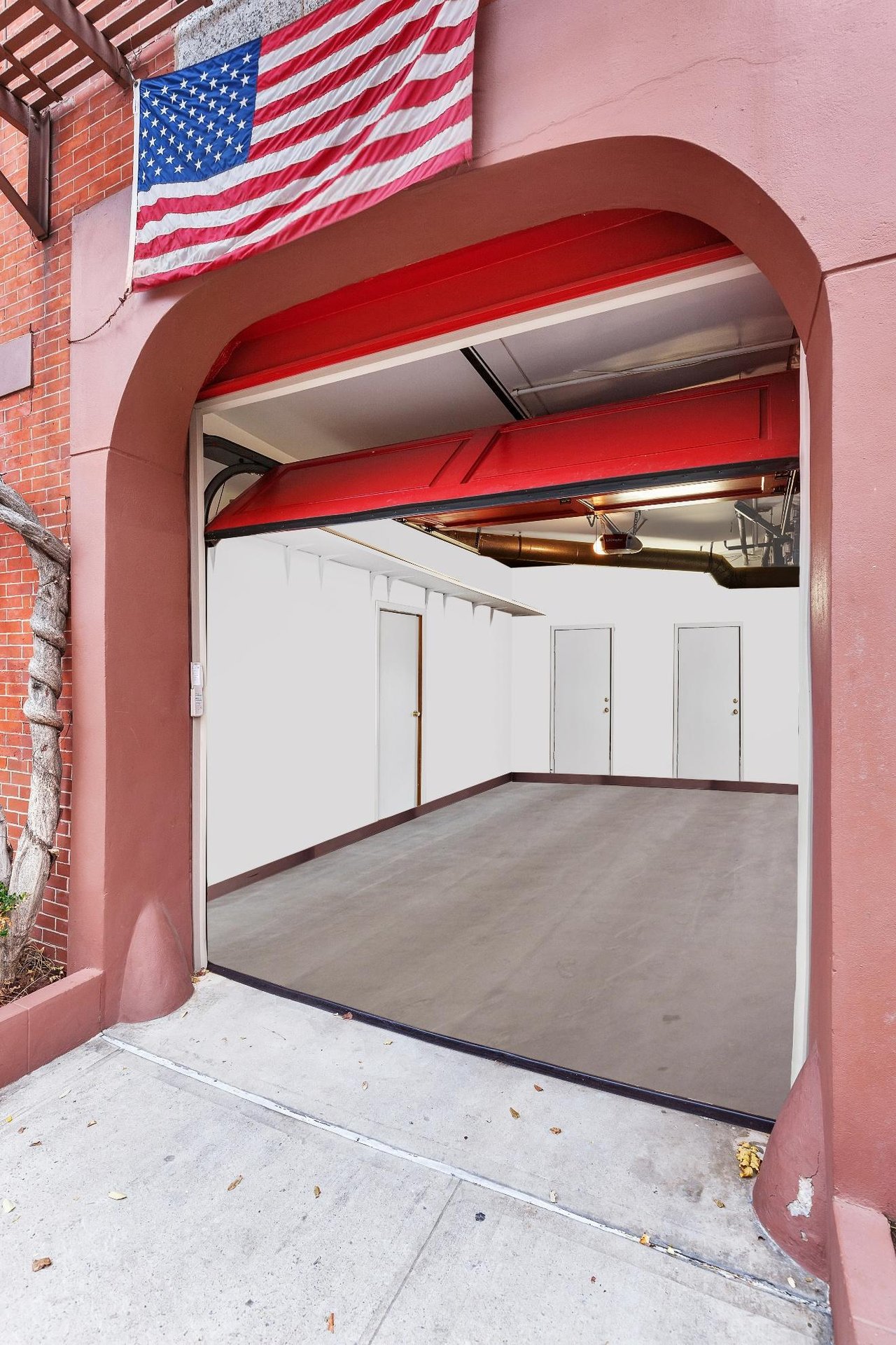 323 W 21st St – The Old Chelsea Firehouse