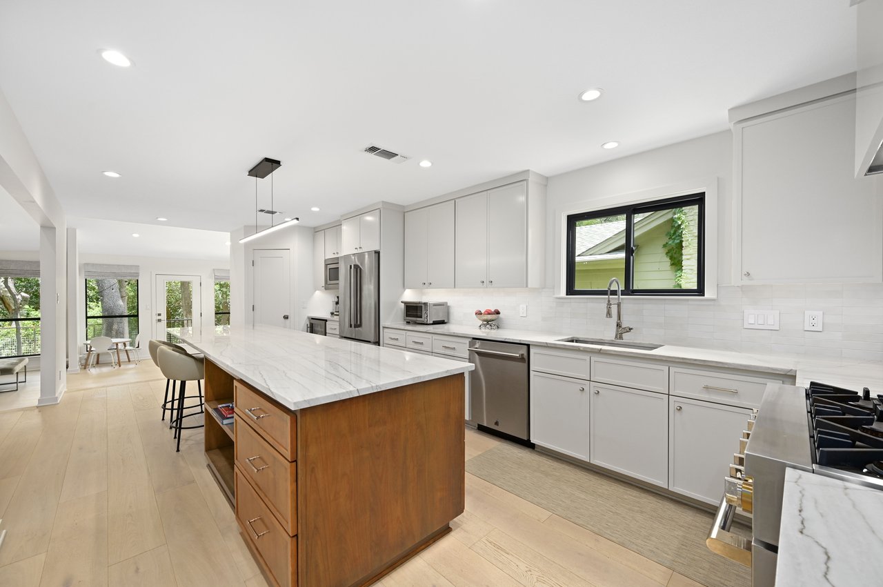 3212 Thousand Oaks Dr