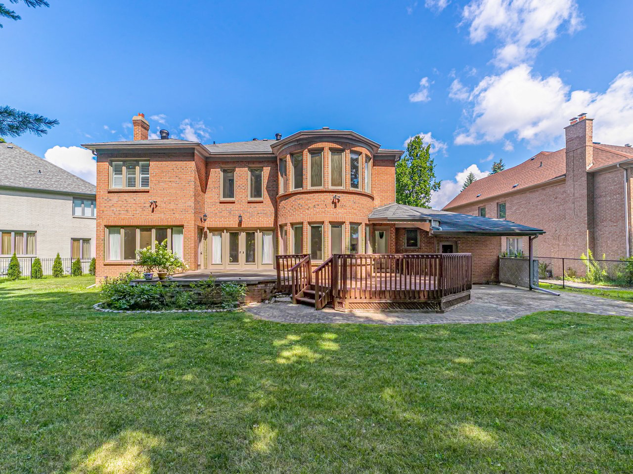 10 Edmund Crescent