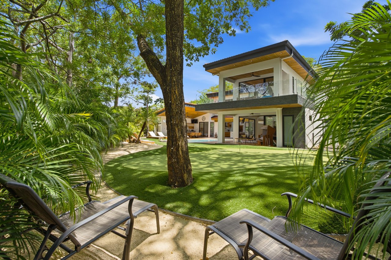 Casa La Ola Perfecta | Luxury 5-Bedroom Home with Pool Near the Beach in Hacienda Pinilla