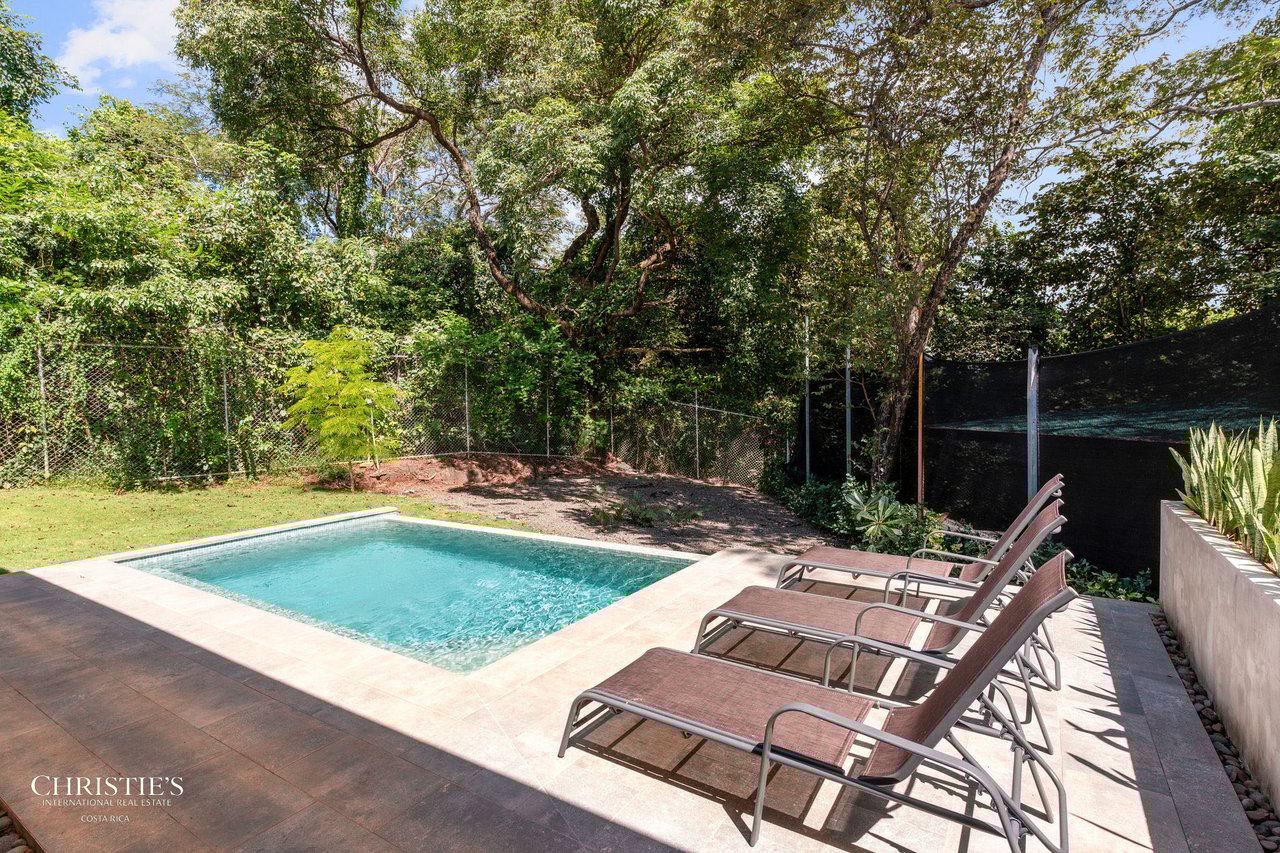 Casa Lola – Contemporary Beachside Oasis in Playa Grande