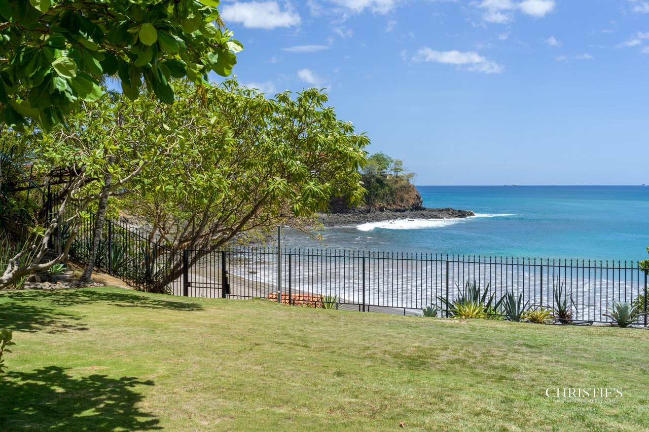Casa Playa Bonita | Beachfront Luxury Estate in Playa Flamingo