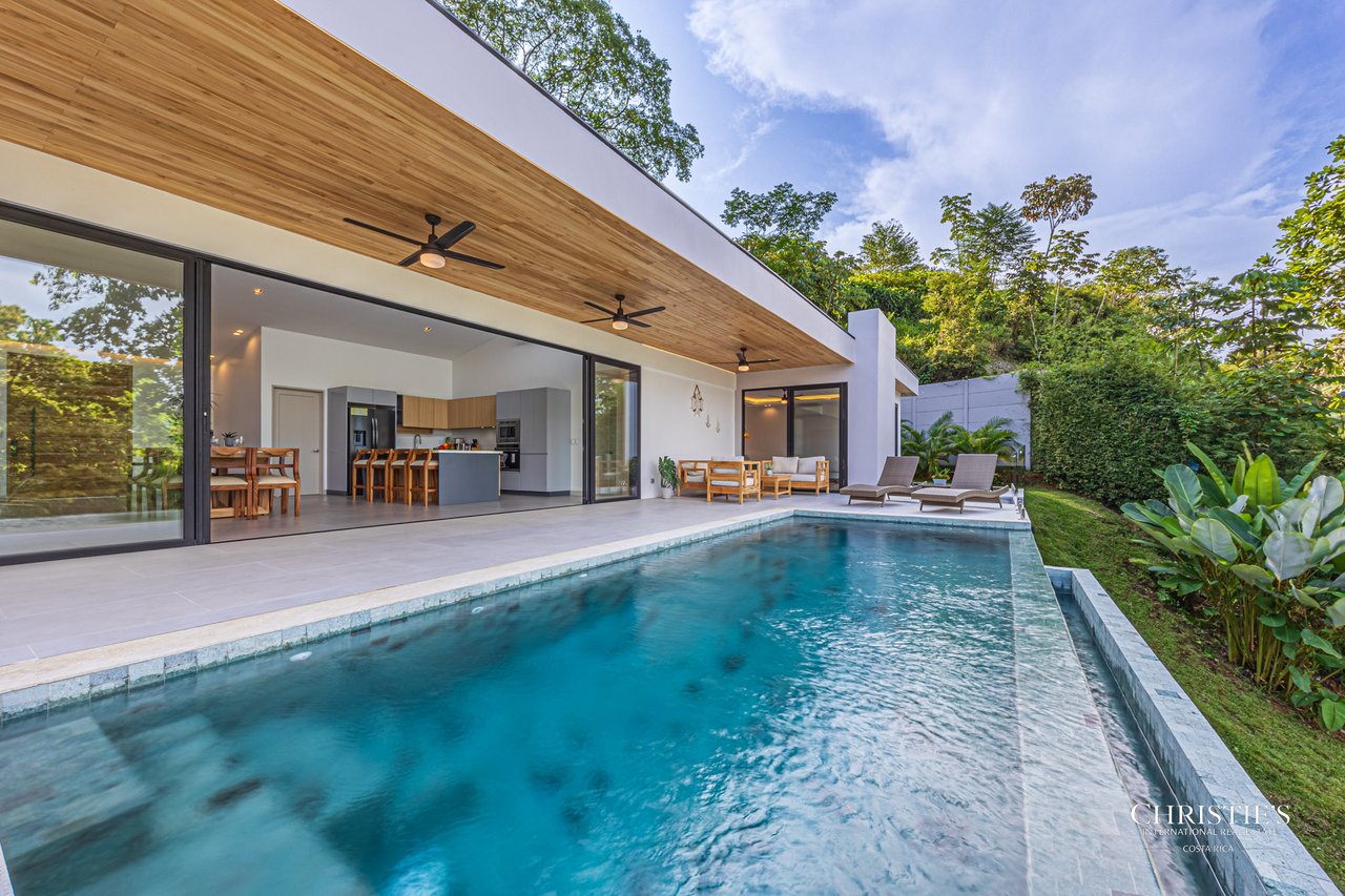 Casa Iguana Turnkey Tropical Paradise