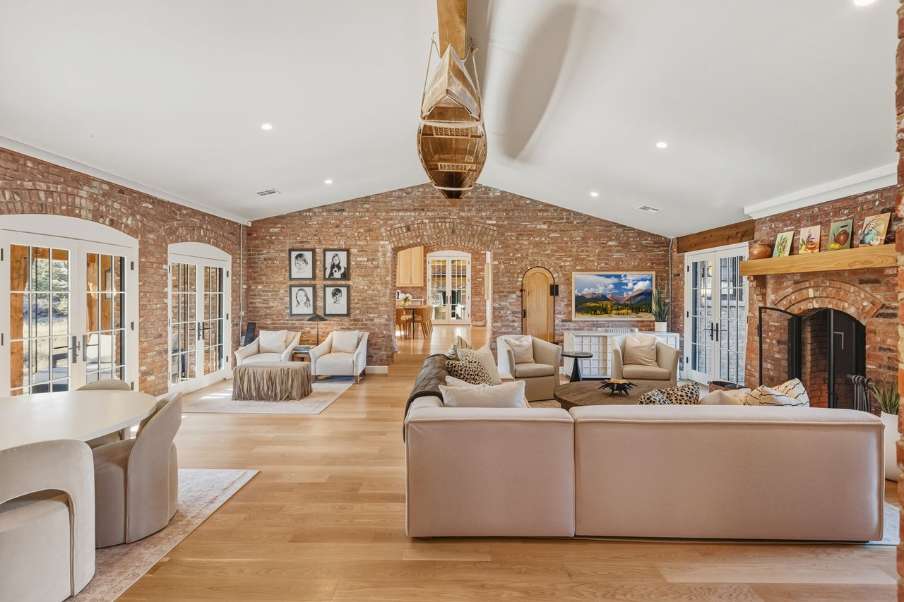 The Agency Oklahoma Listing of the Week - Legacy Masonry Home in Carlton Landing - Wyatt Poindexter - The Agency Oklahoma 