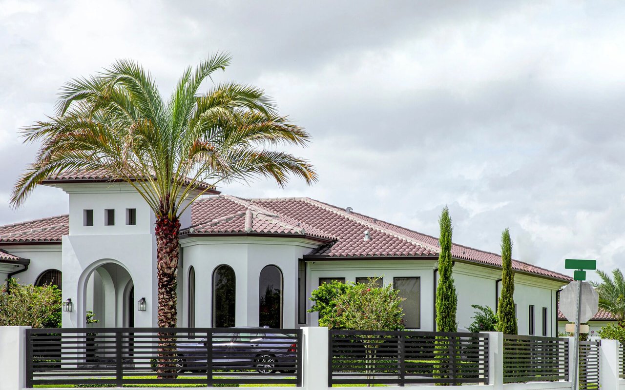 Bradenton Homes with Bay Front Water Frontage