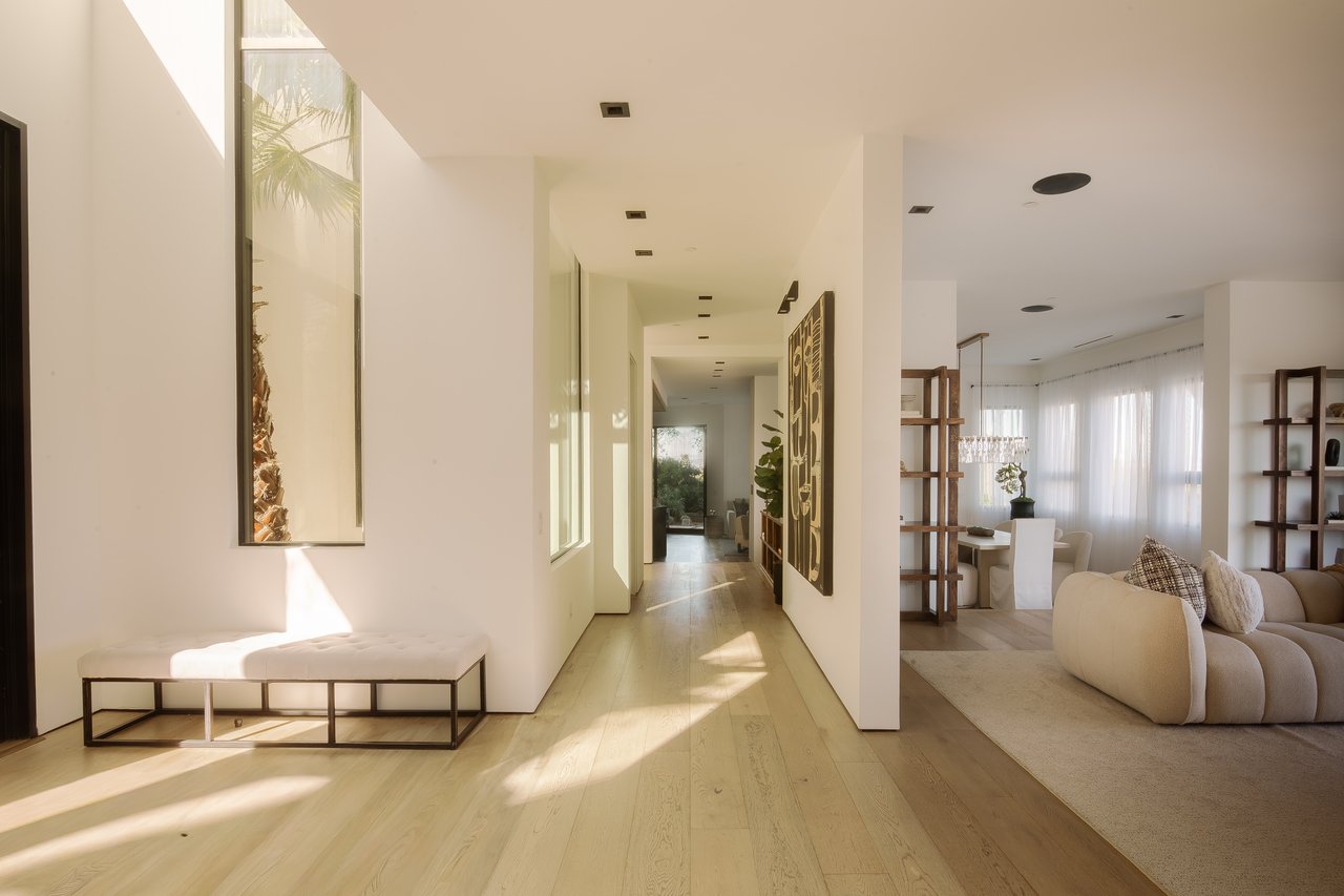 13331 Mulholland Dr, Beverly Hills