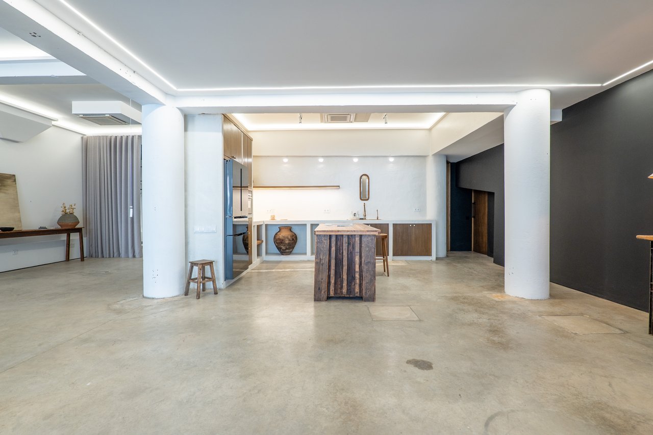 Versatile Loft-Style Living + Office Space in Porto’s Vibrant Art District