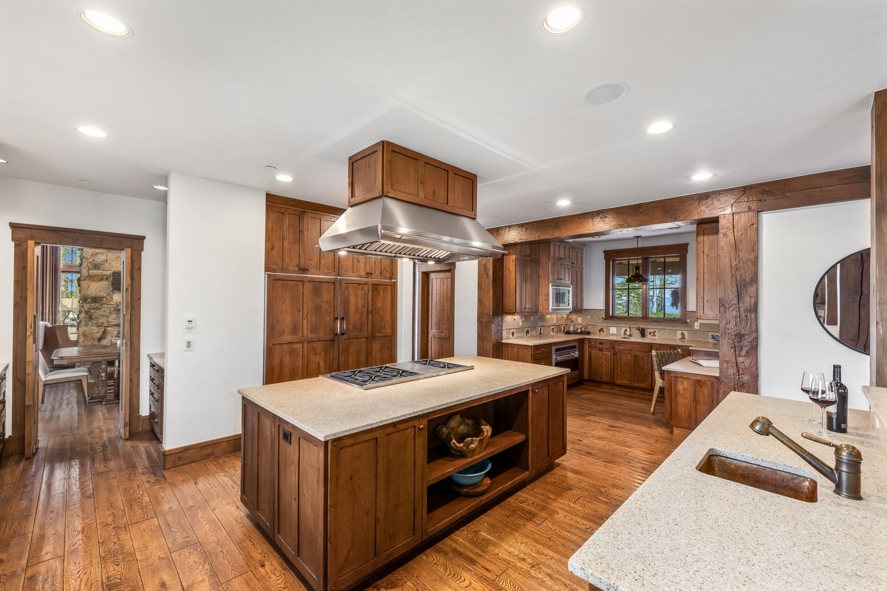 1092 The Summit Trail