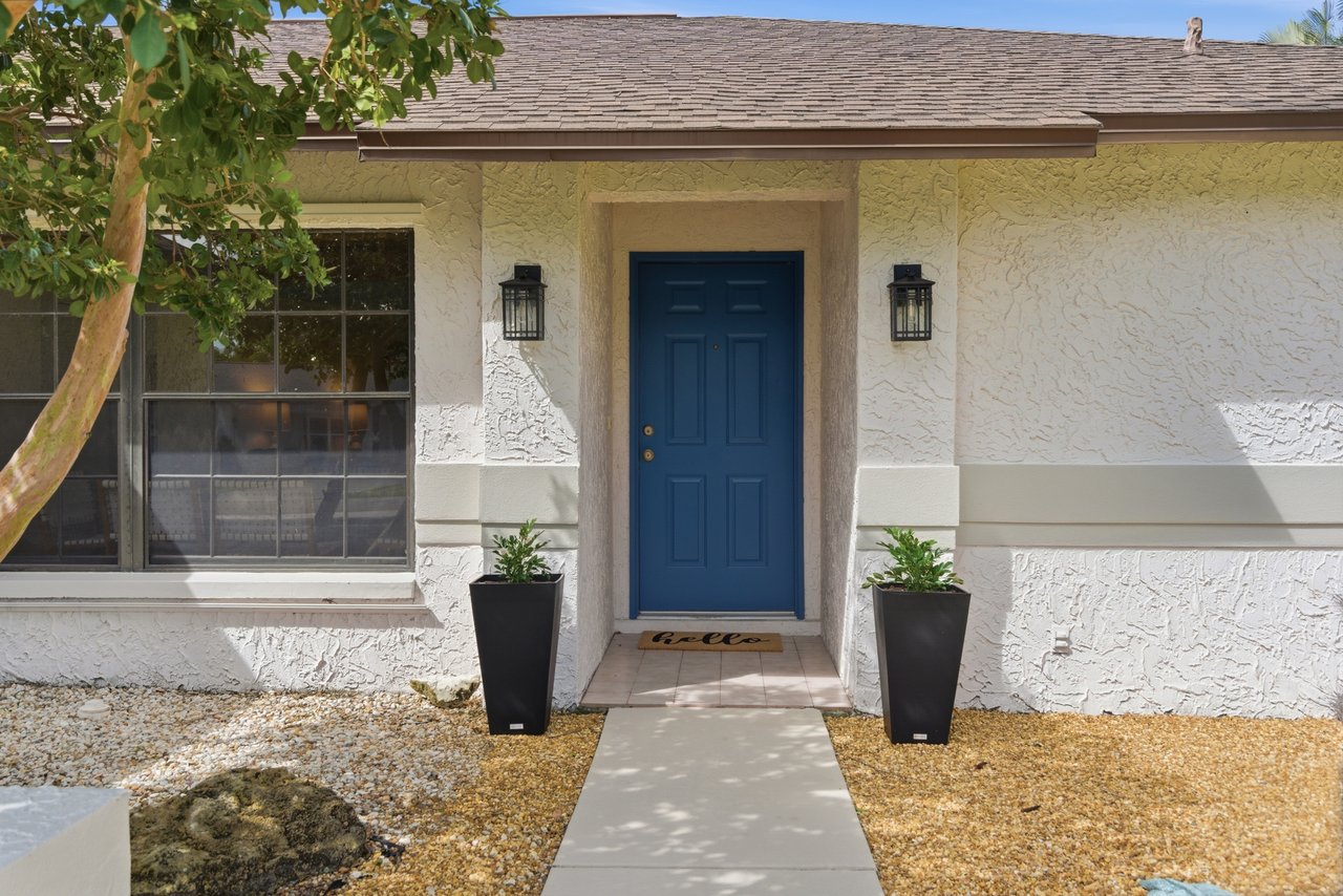 19184 Pine Run Ln - Three Oaks