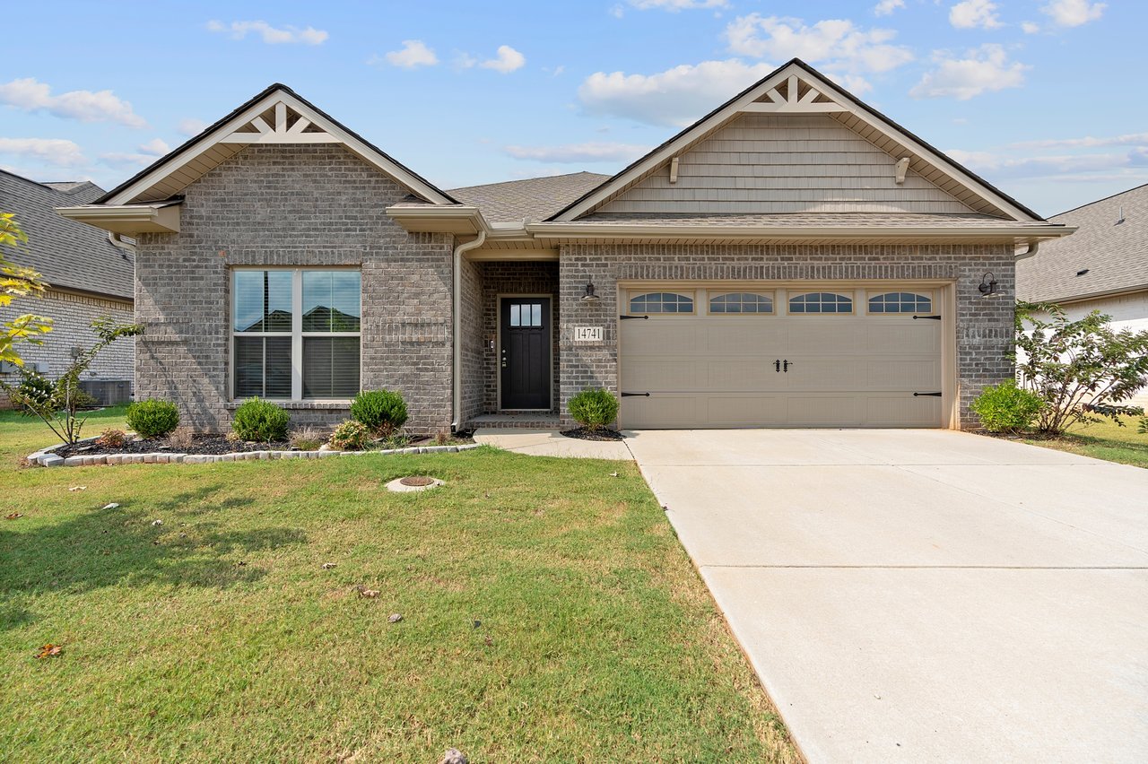 Modern 4-Bed Athens Retreat with Screened Porch