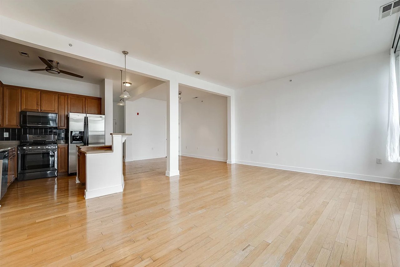 3 Greenwich Dr #112