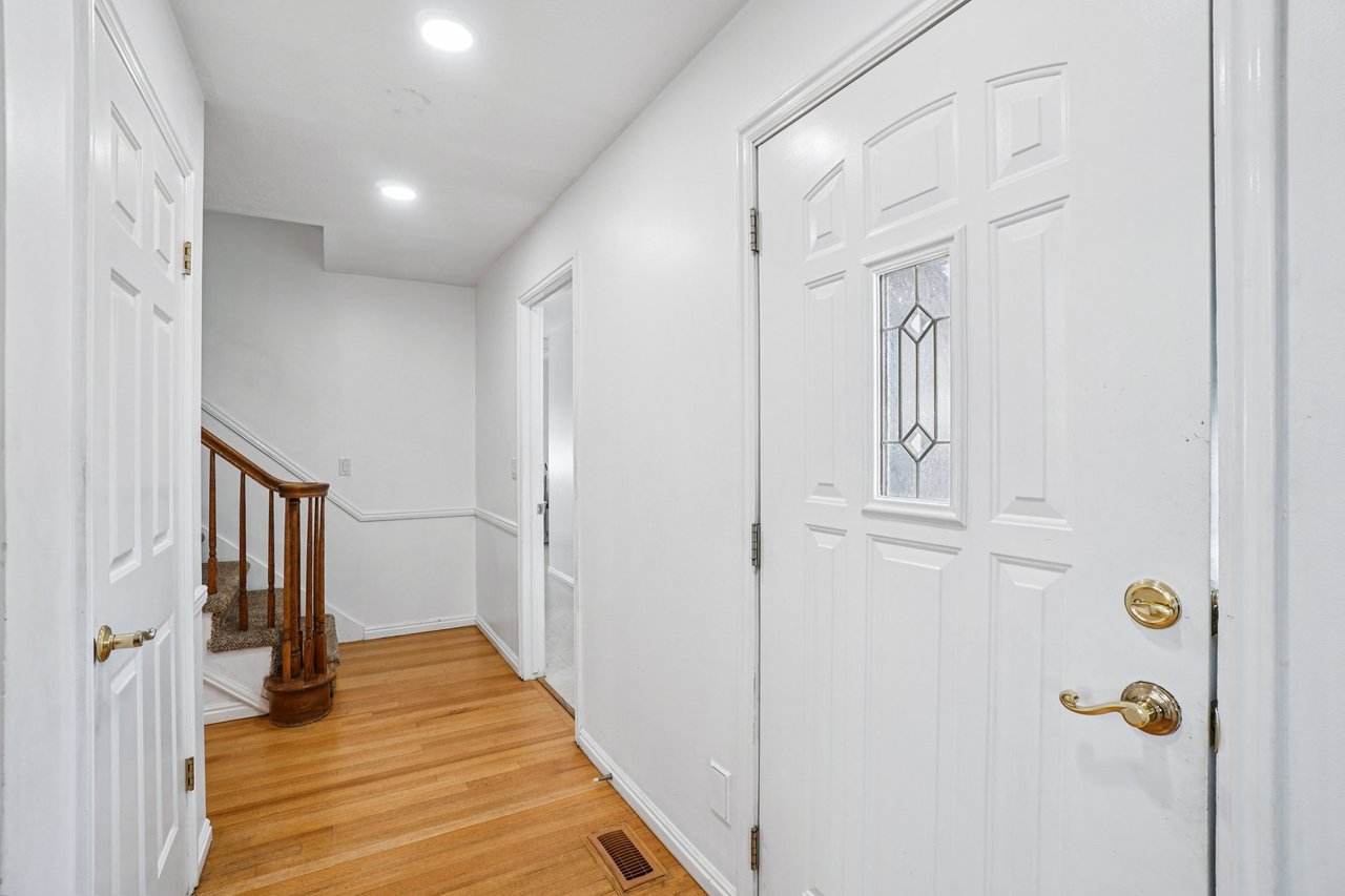 11343 S Clifford Cir