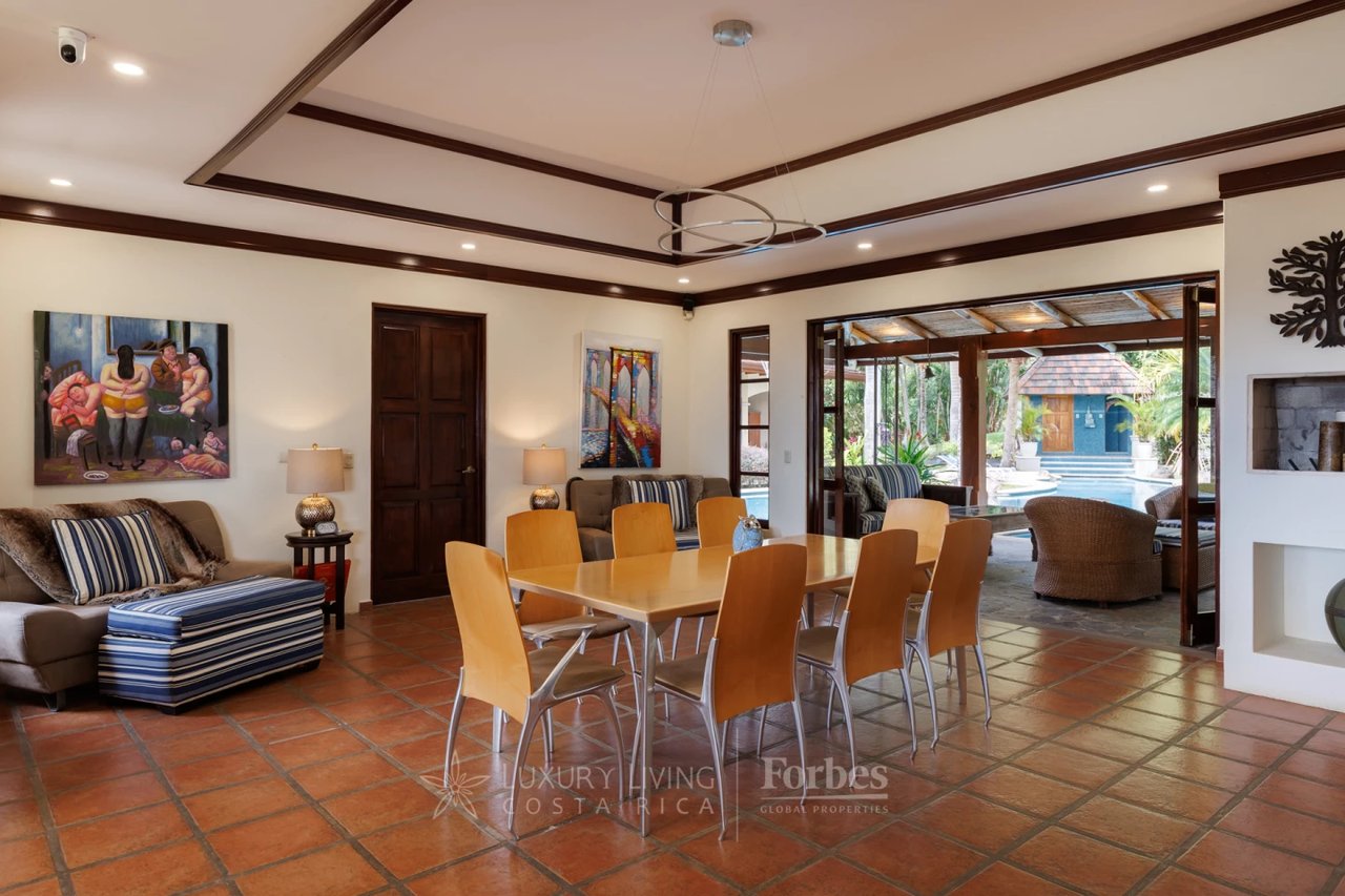 20875 - Villa Plumeria: Atenas, 3.8 Ha with Pool, Coffee Plantation & Views