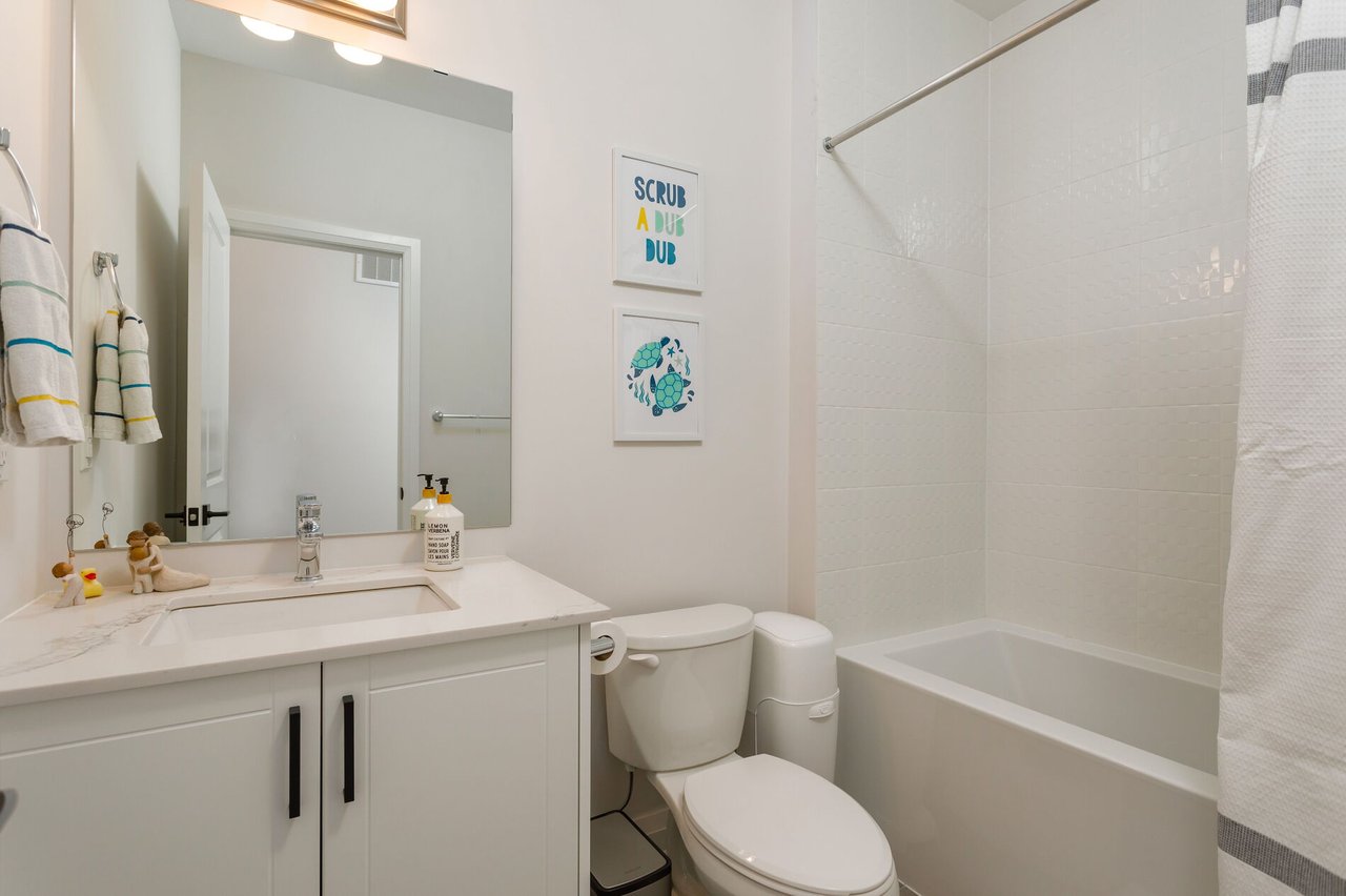 2544 Littlefield Crescent