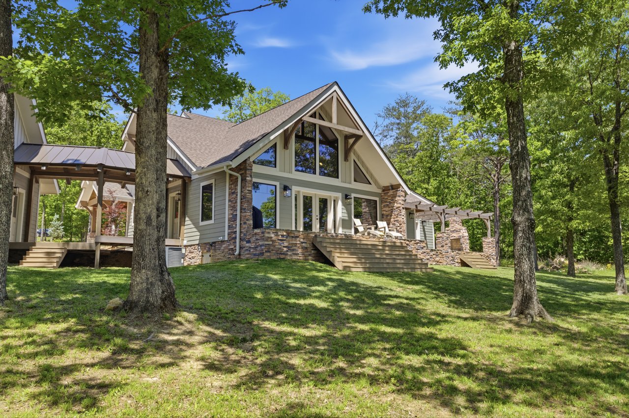 722 Hemlock Ln