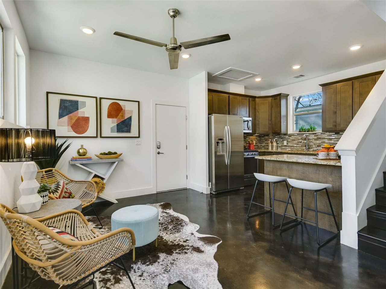 300 Bowie St APT 702