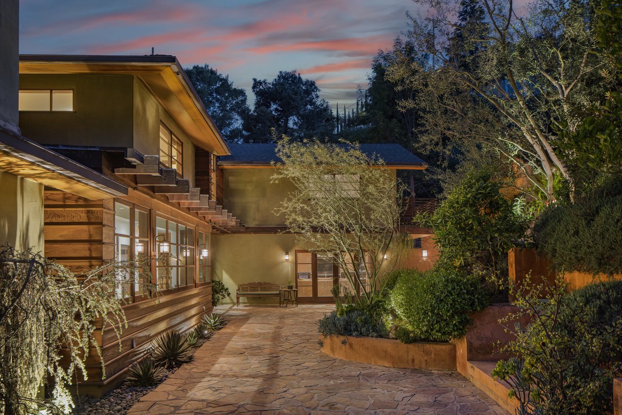 2669 Harlesden Ct, Hollywood Hills