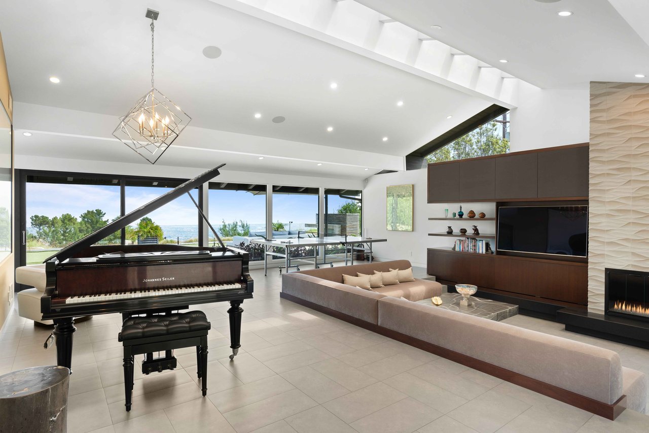 4 Buckboard Ln, Rolling Hills, CA 90274