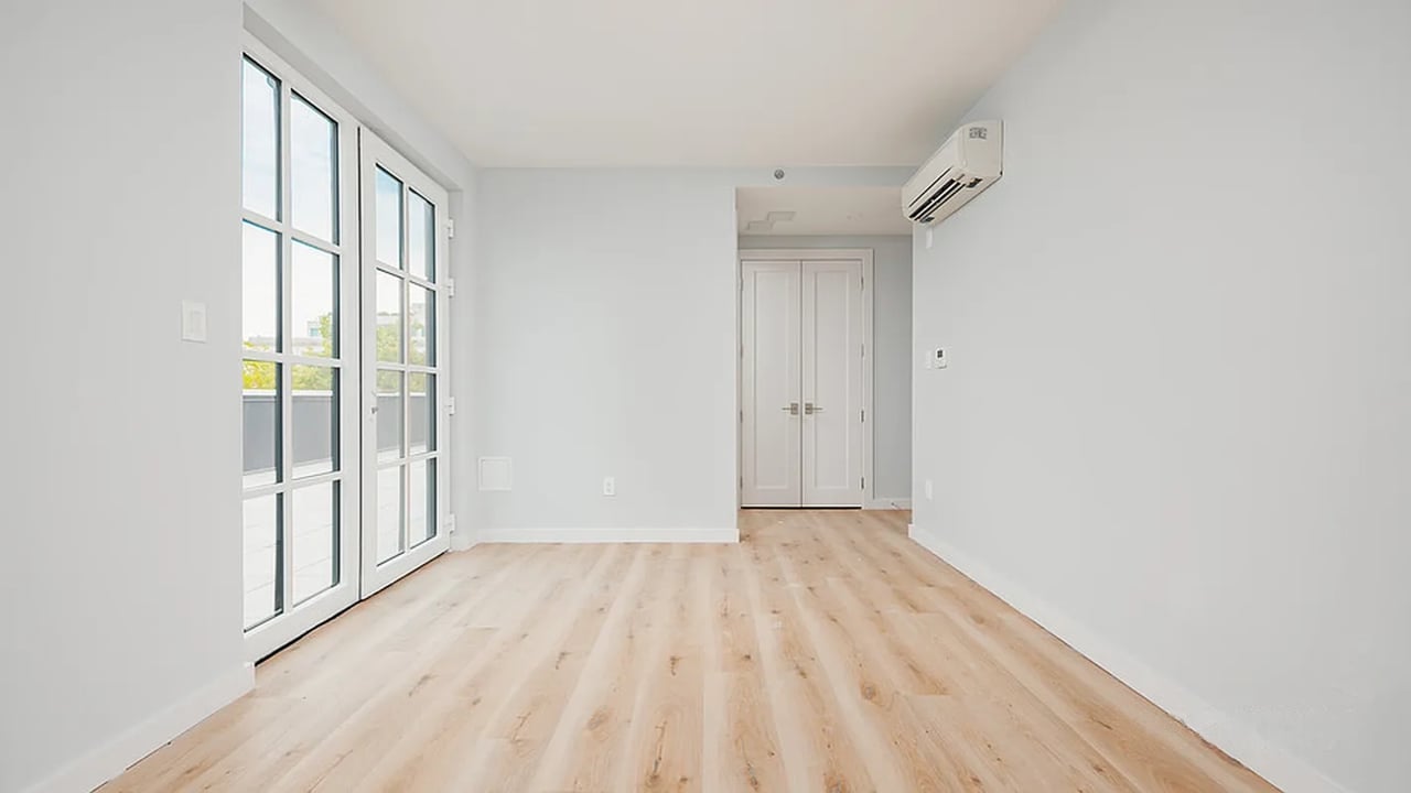251 Front St 5F