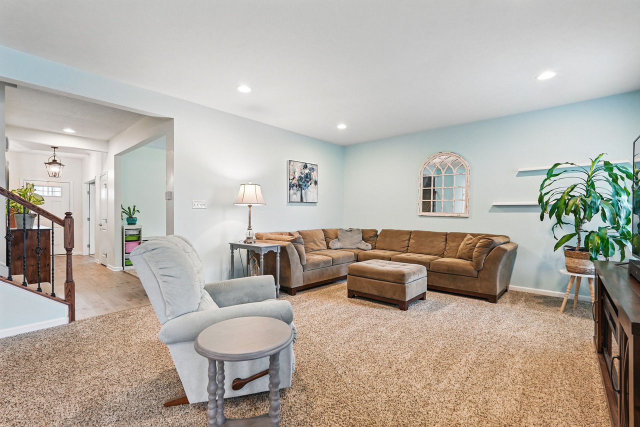 407 Isabella Ct
