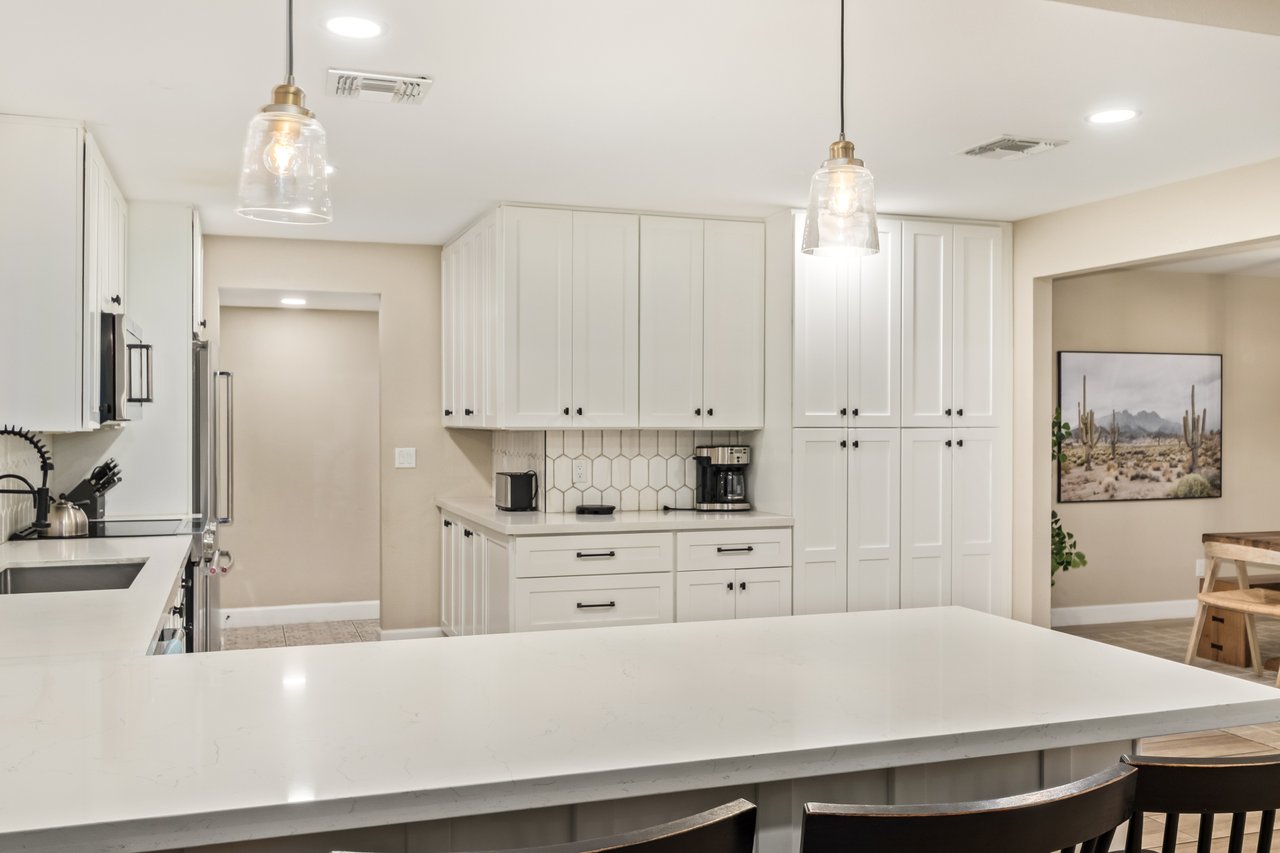 5839 E VOLTAIRE Avenue