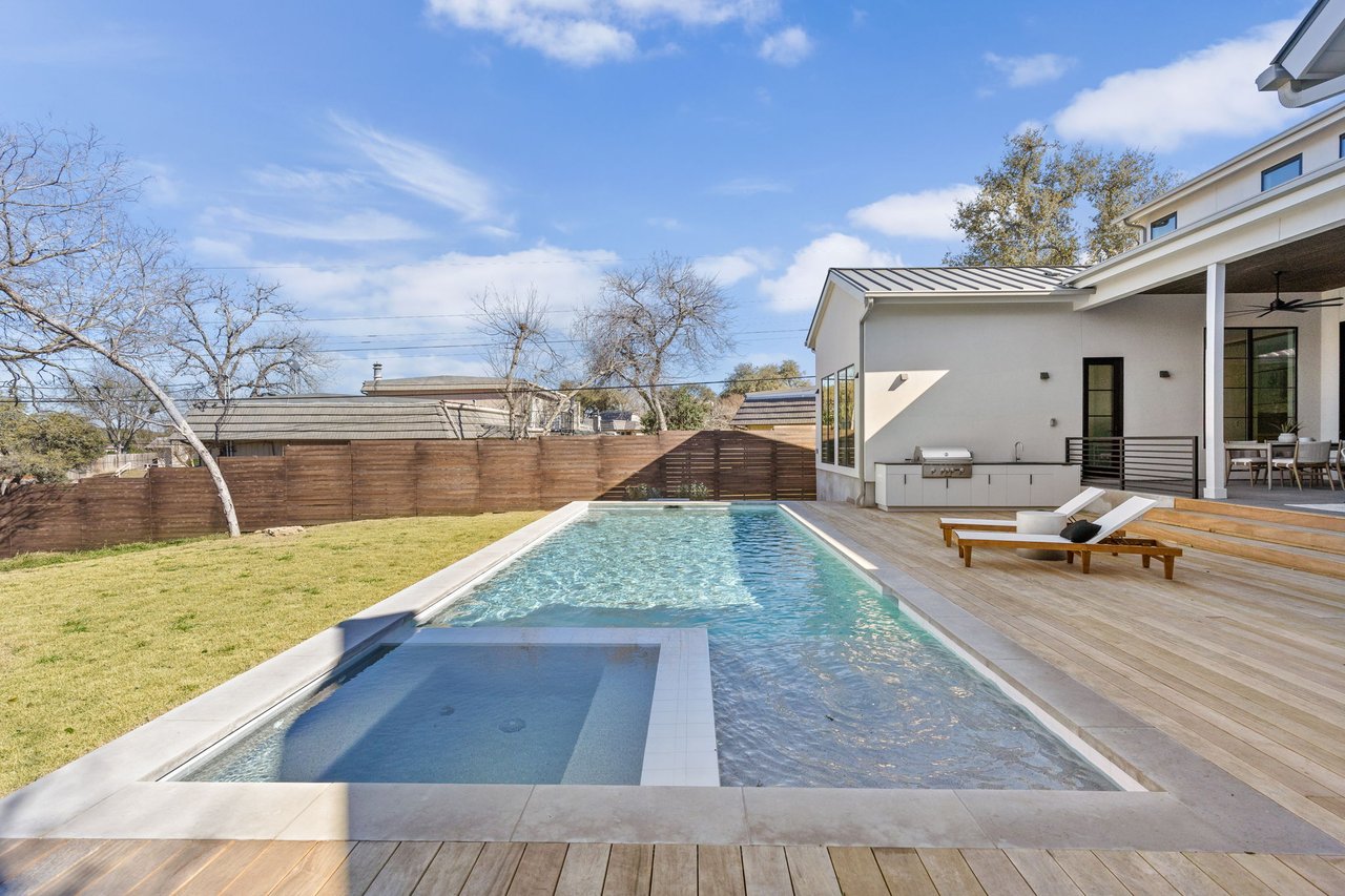 Forest Hills Residence