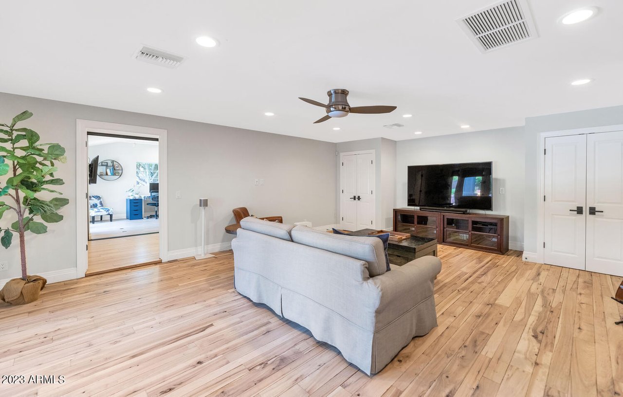 Just Sold: 4474 E Calle Del Norte