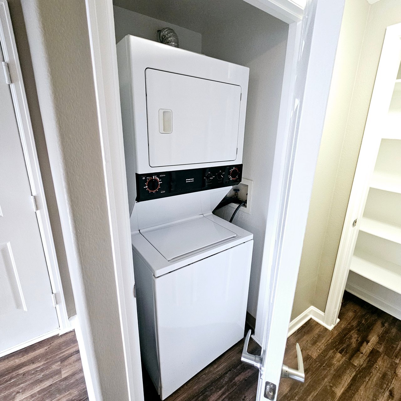 Studio 1 Bath Apartment with Garage included 