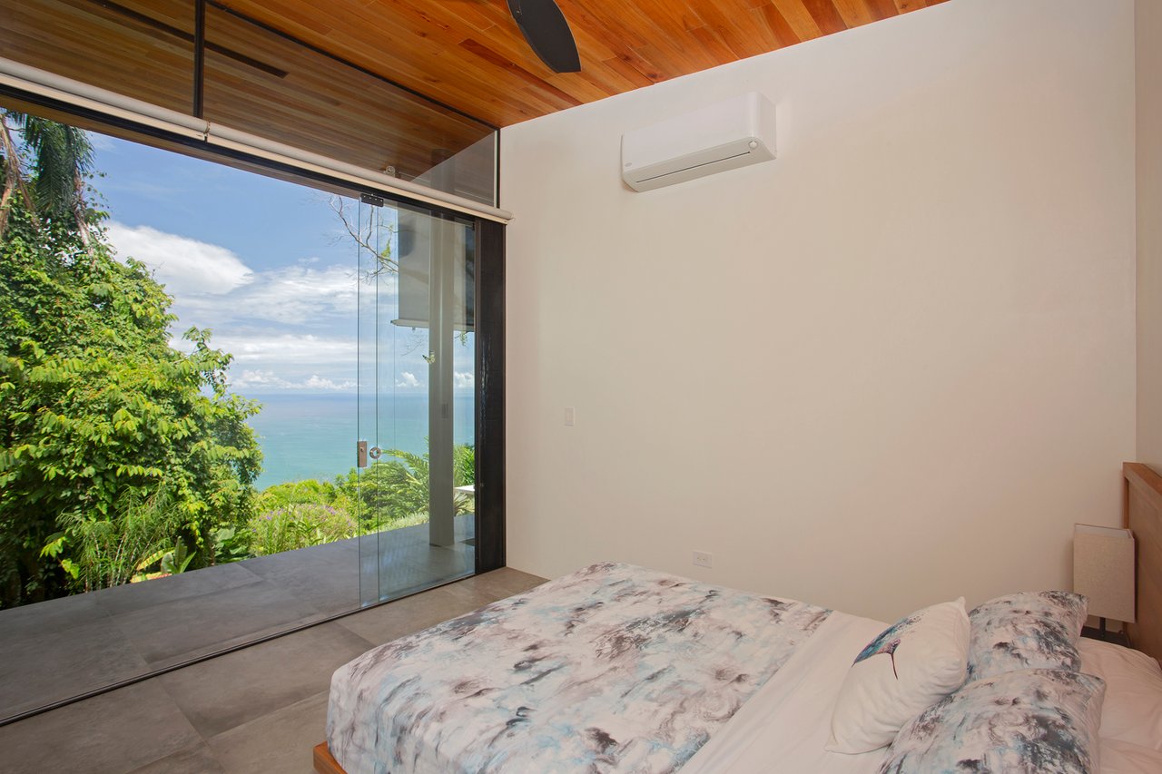 Casa Sanctuary ·  Luxury Jungle Villa · Whale Tail View