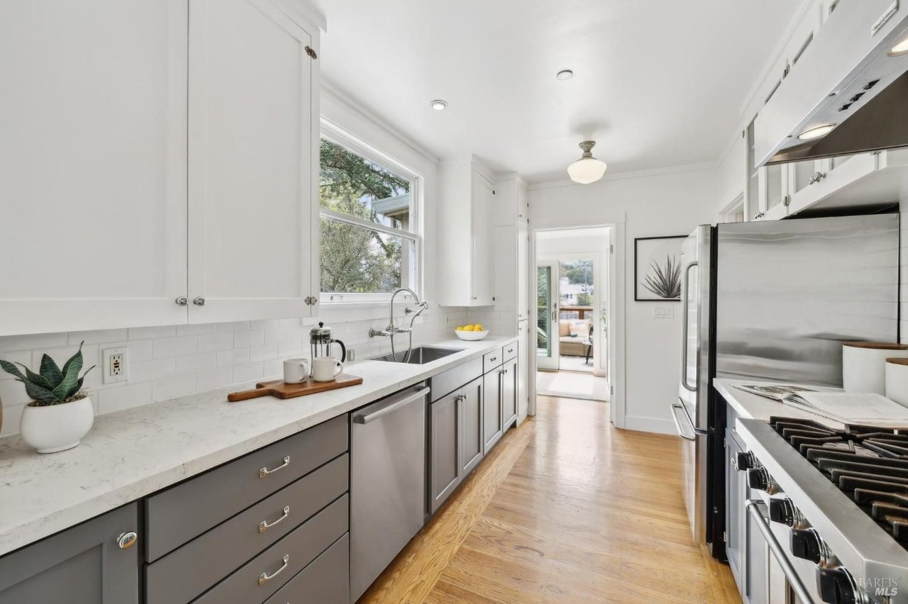 27 Rutherford Ave
