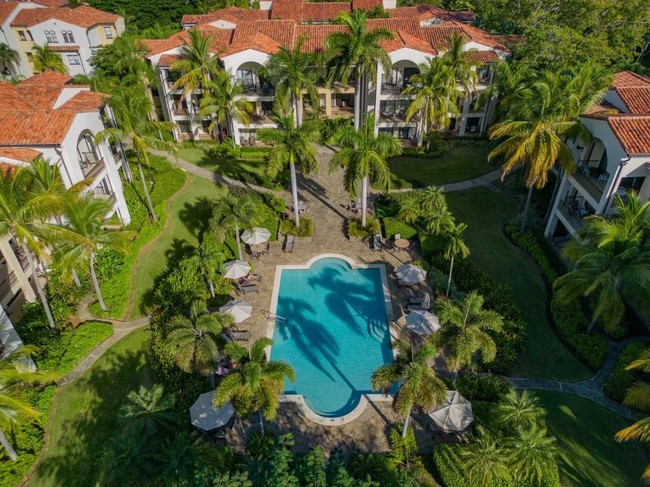 Poolside Renovated Penthouse Condo, Papagayo, Guanacaste