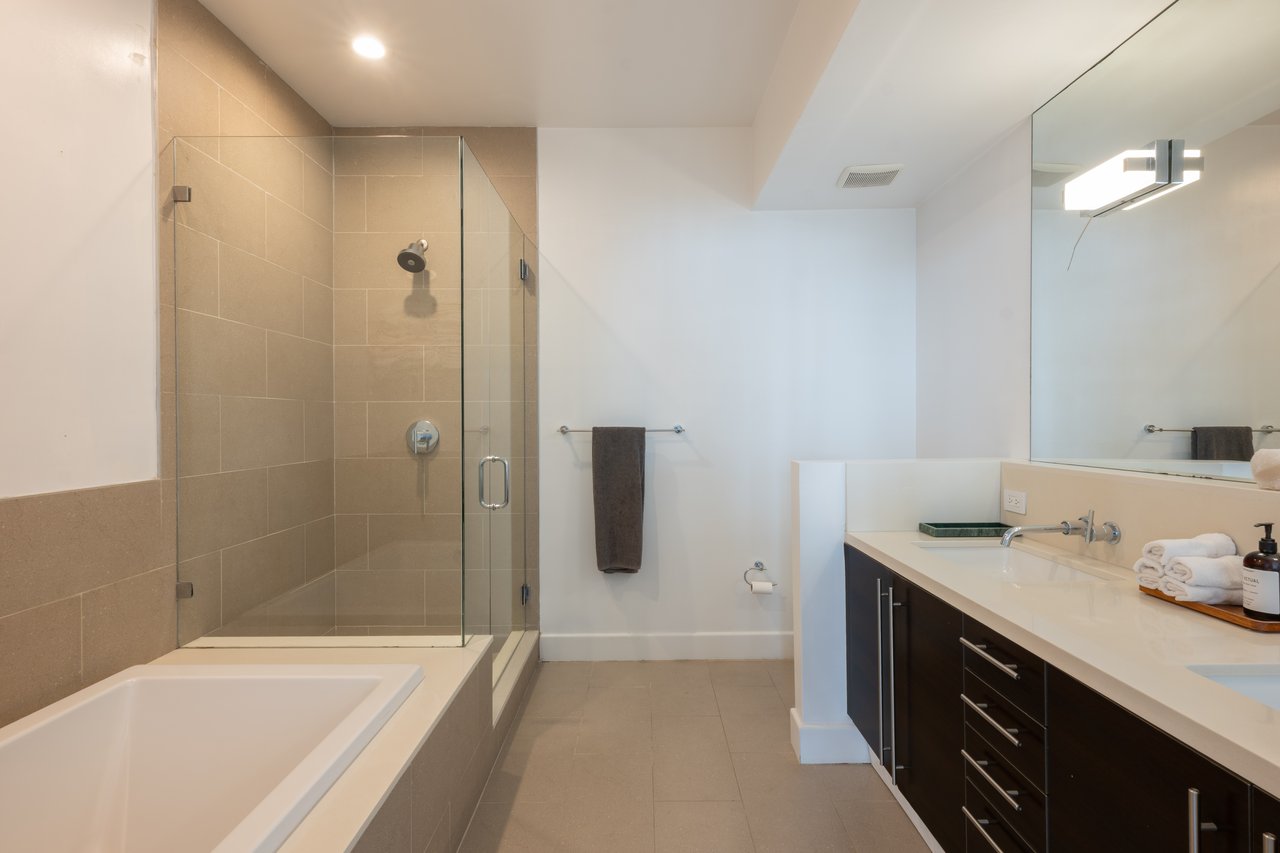 1250 N Harper Ave Unit: 411