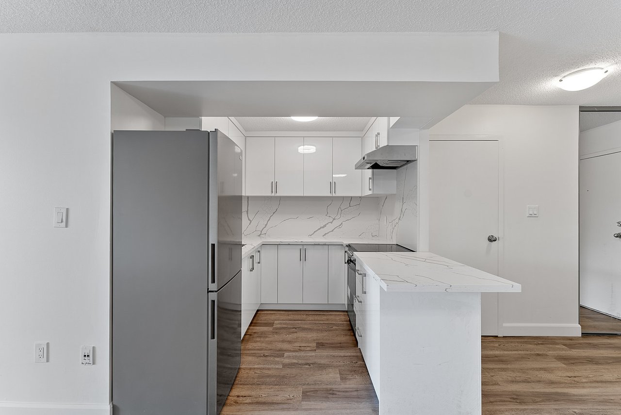 10330 Yonge Street W Unit: 404