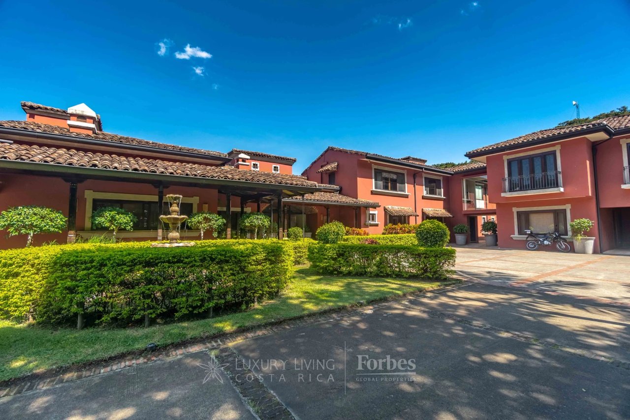 19759 - Architectural Hacienda Style Luxury Villa inTranquil Natural Oasis