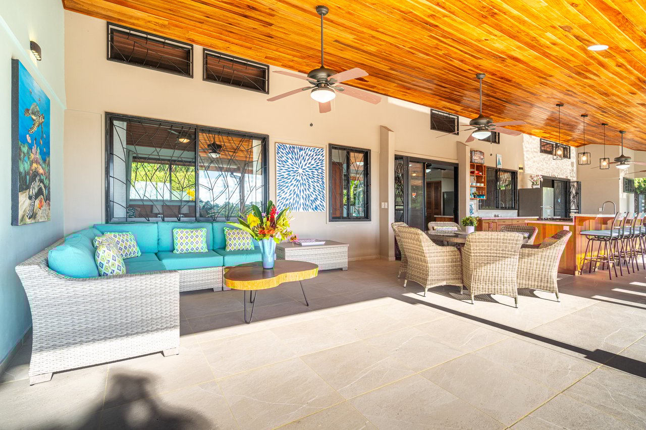 Casa Sea Breeze- Spectacular Ocean-View Home and Guest Villa in Prime Ojochal Location