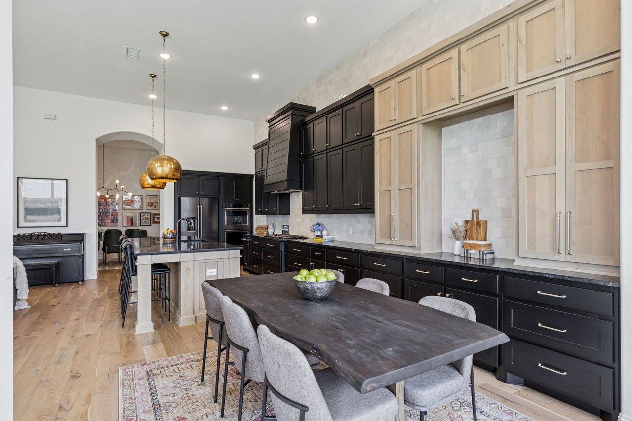 2424 Juniper Ln