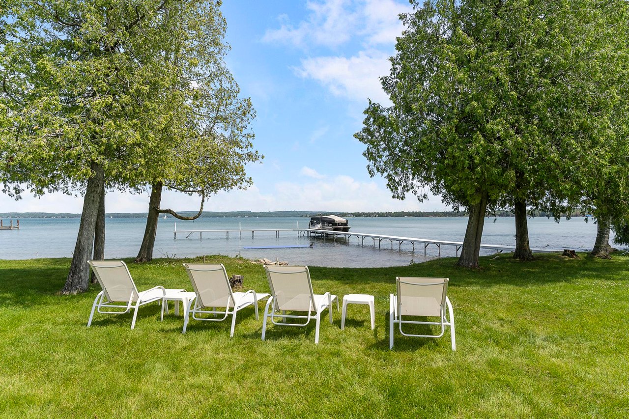 M-66 N, Lake Charlevoix