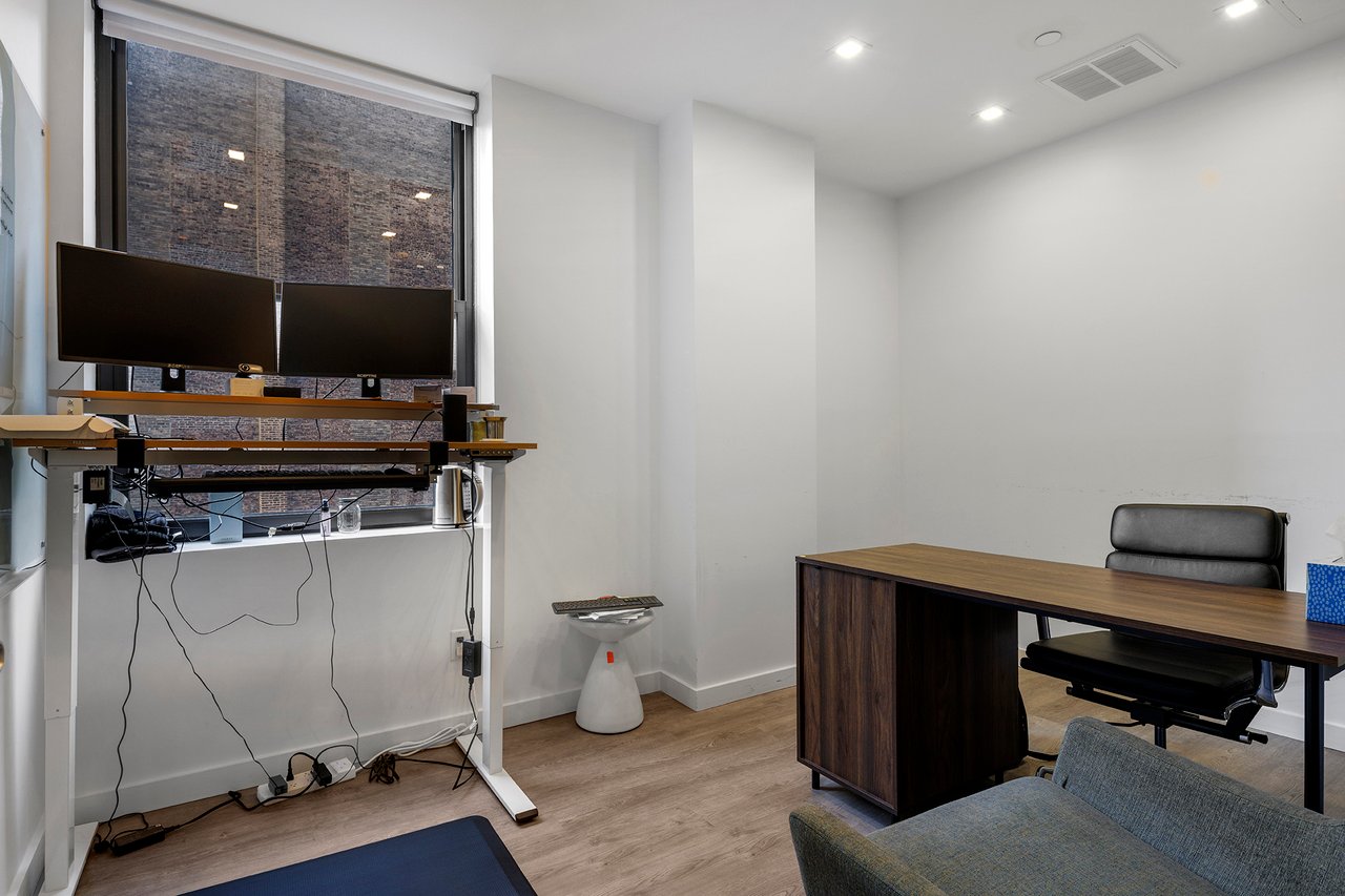 32 W 39th St