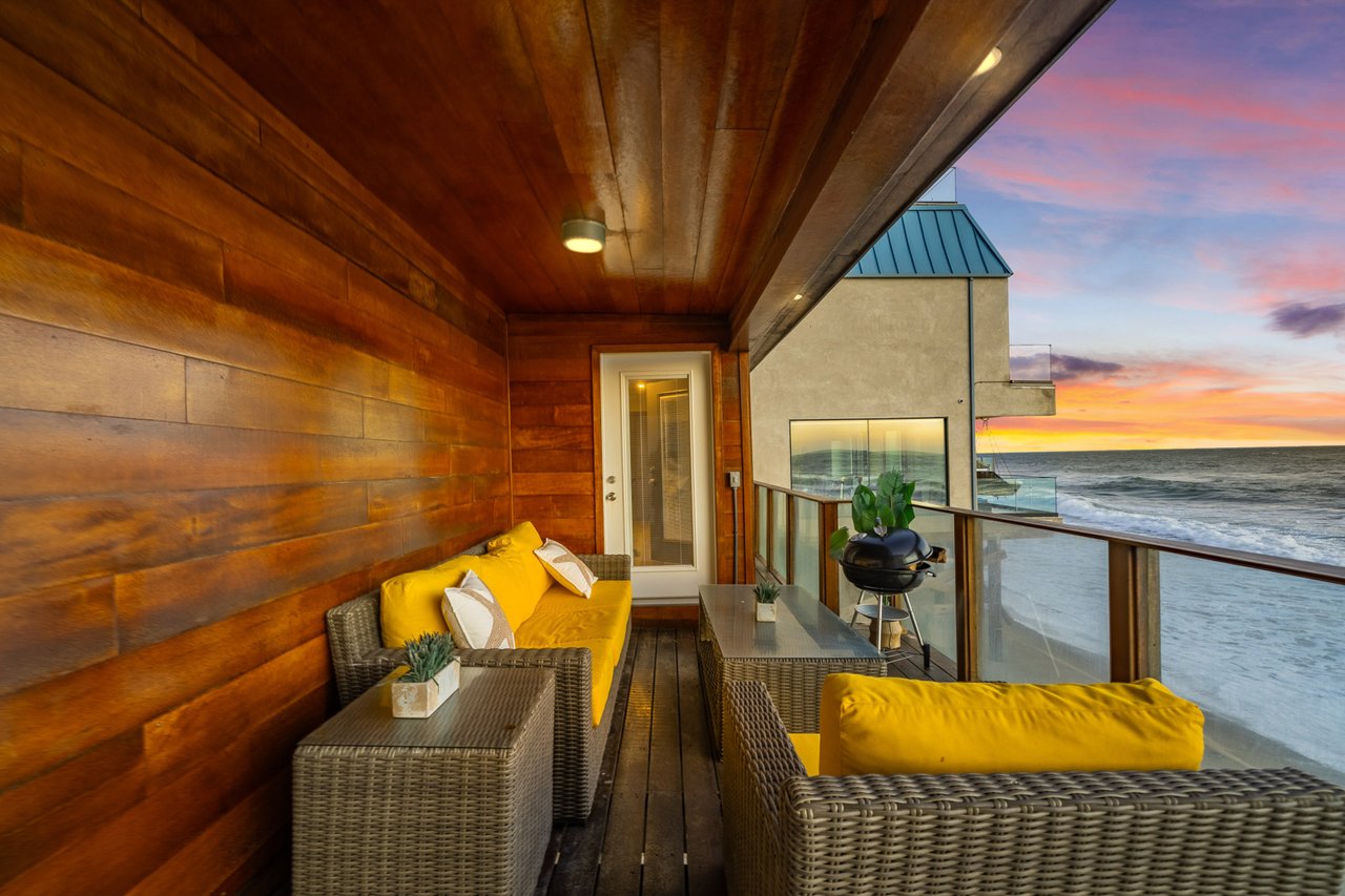 Pacific Retreat 🌊