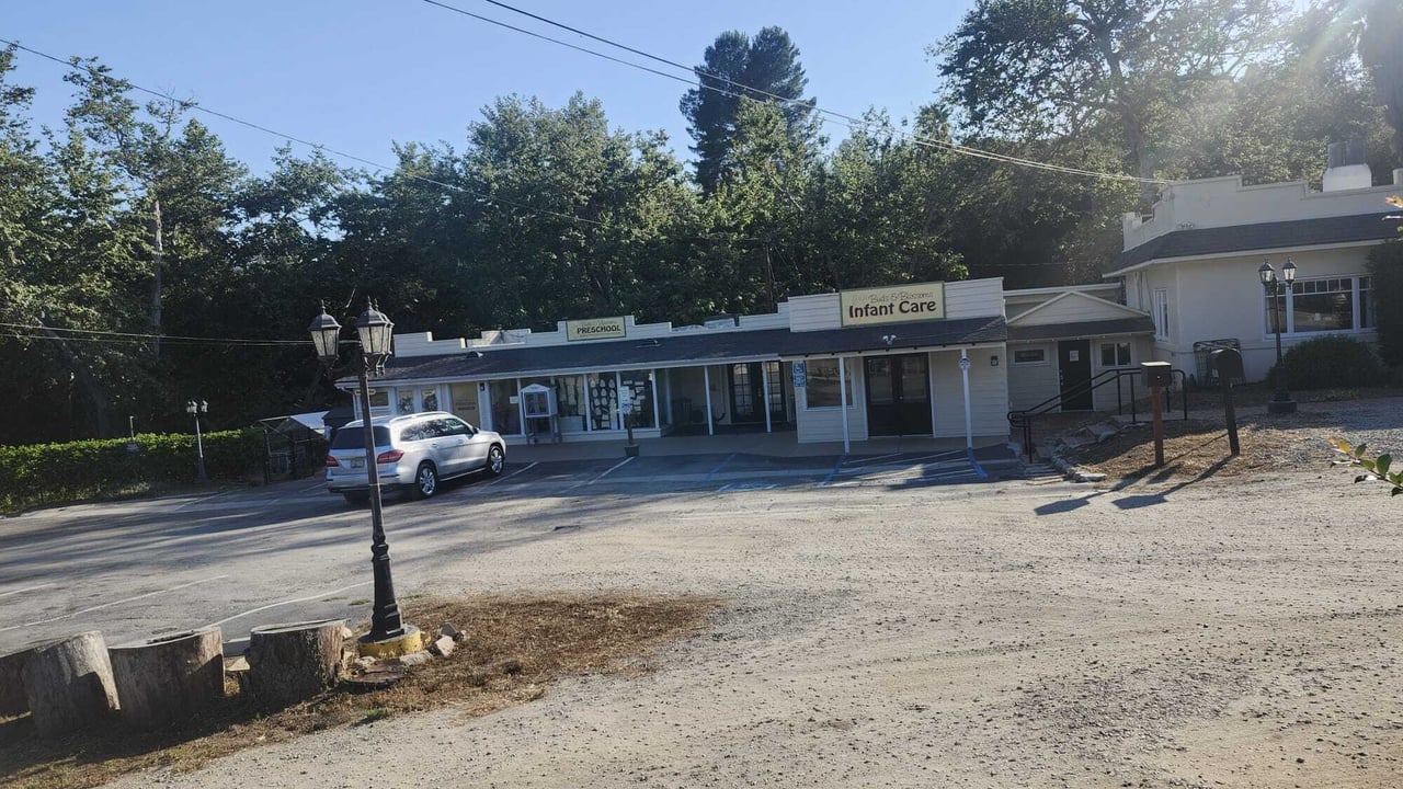 Creekside Plaza | 2809 S Mission Rd