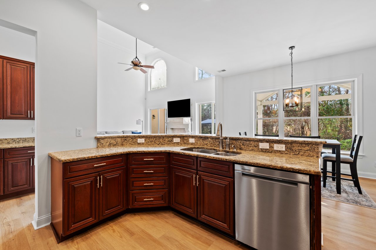 257 Farnsleigh Avenue