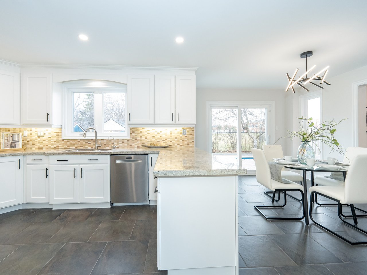 146 Valleymede Dr
