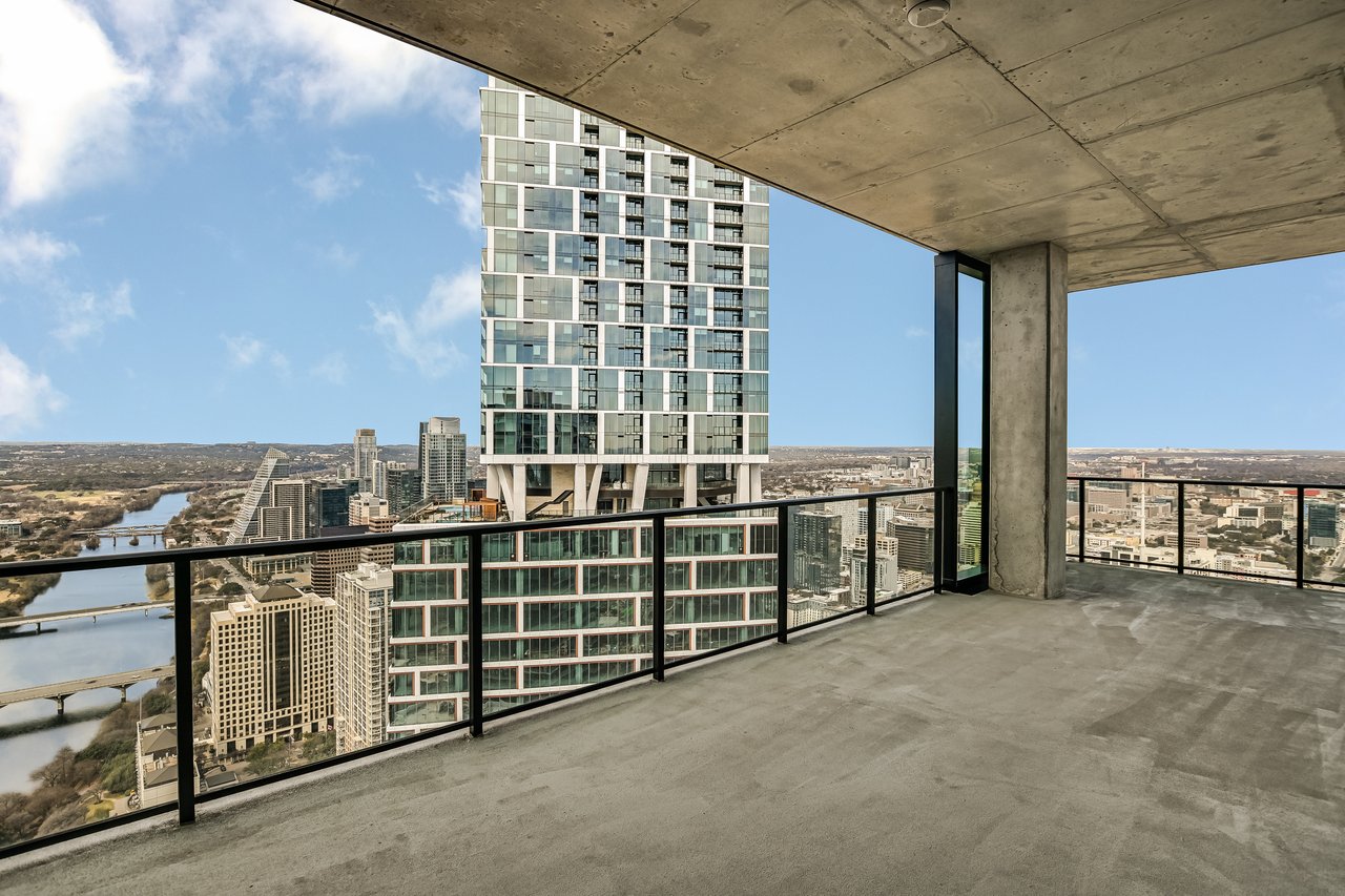 The Modern Sub-Penthouse #5402 North