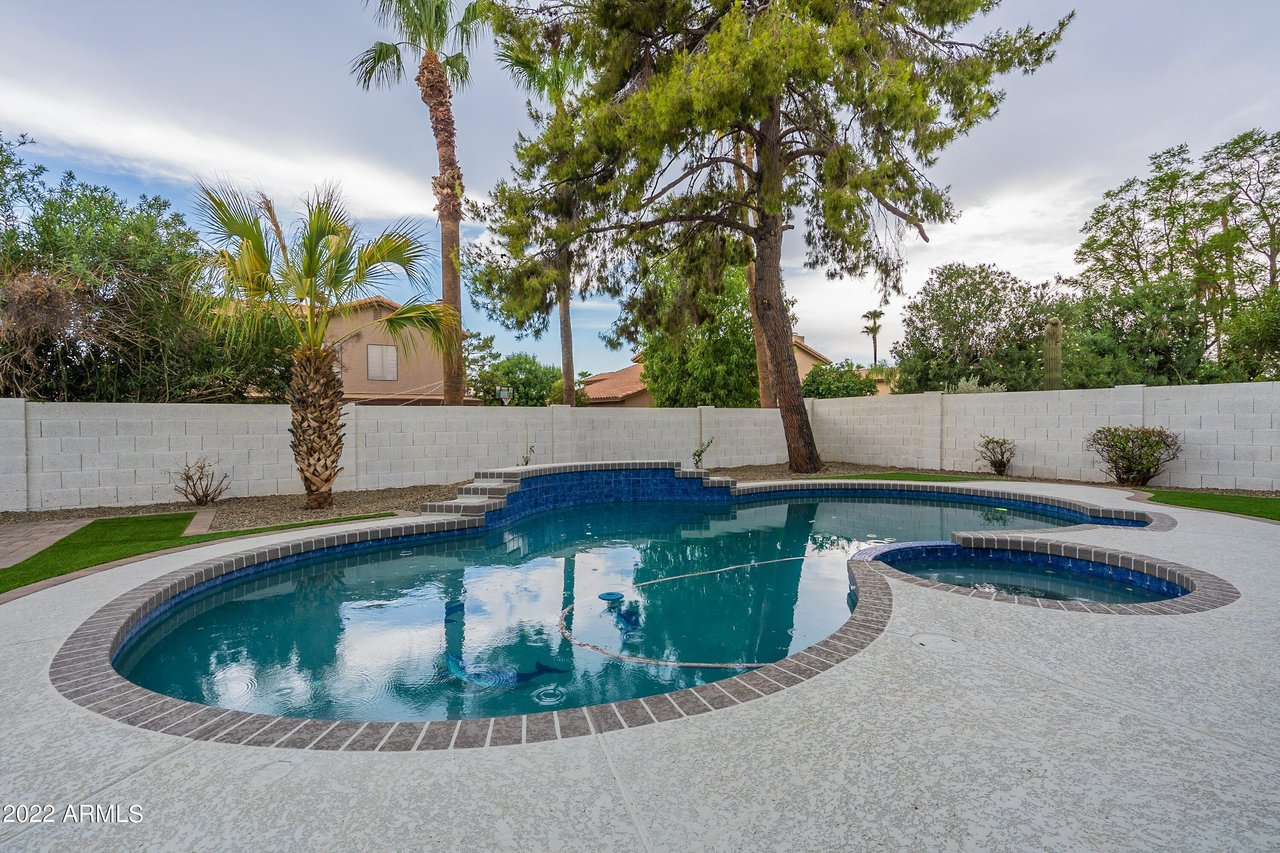 5347 E Michelle Dr