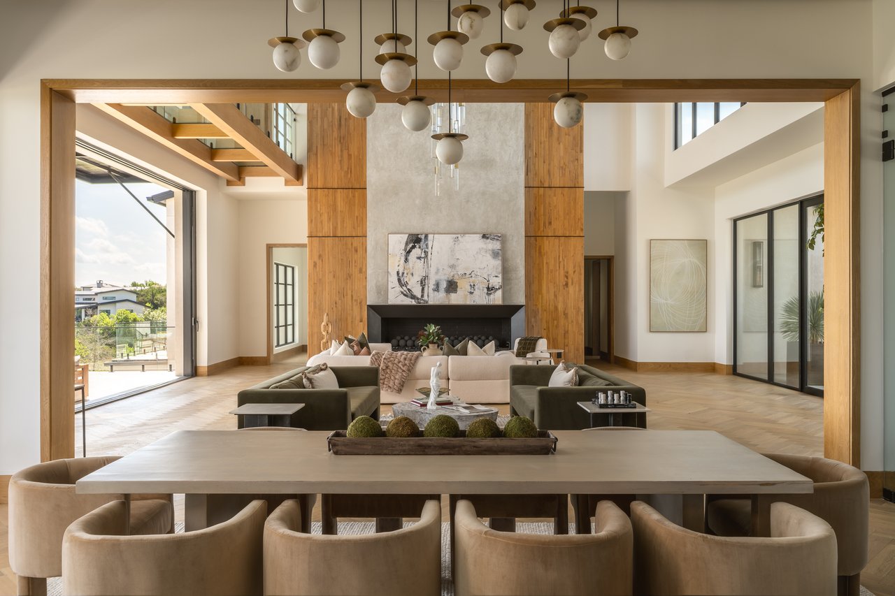 SPANISH OAKS ORGANIC MODERN