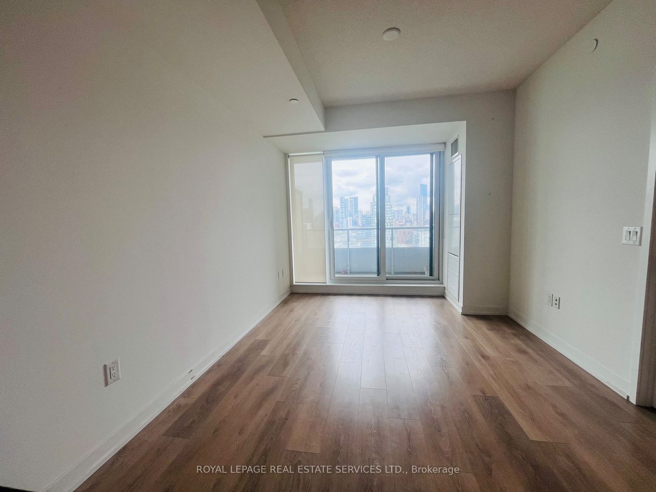 225 Sumach St 1607