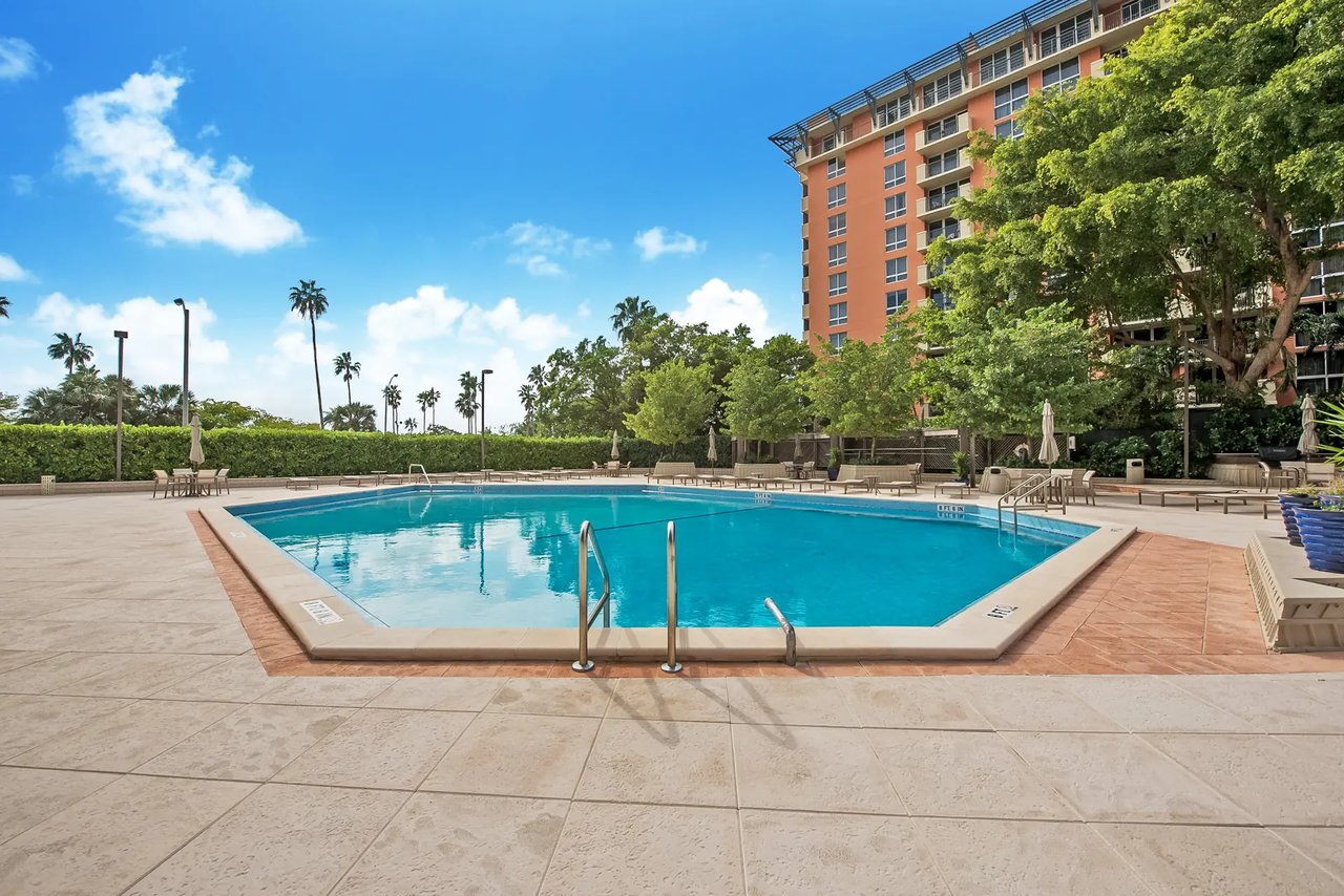 2901 S Bayshore Drive # 1B