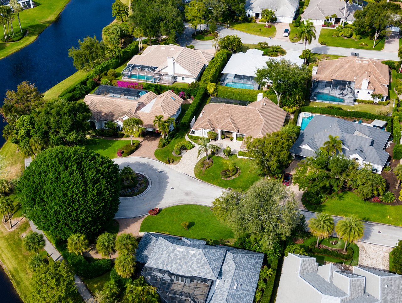 aerial view of culdesac in naples florida