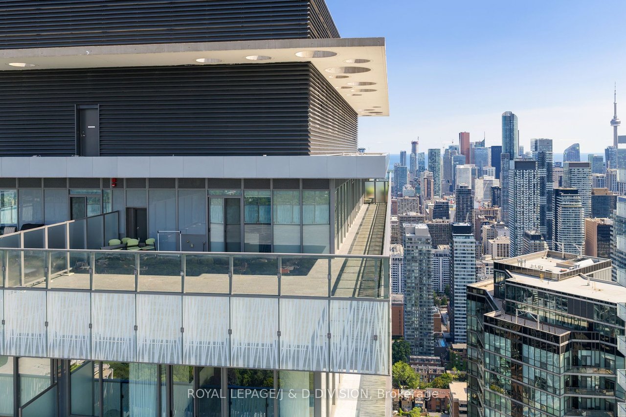 SKY-HGH LIVING PENTHOUSE