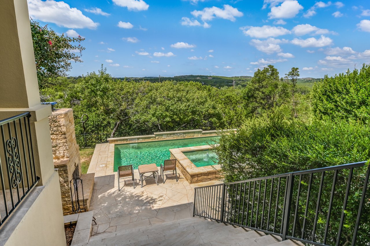 1812 Chalk Rock Cove